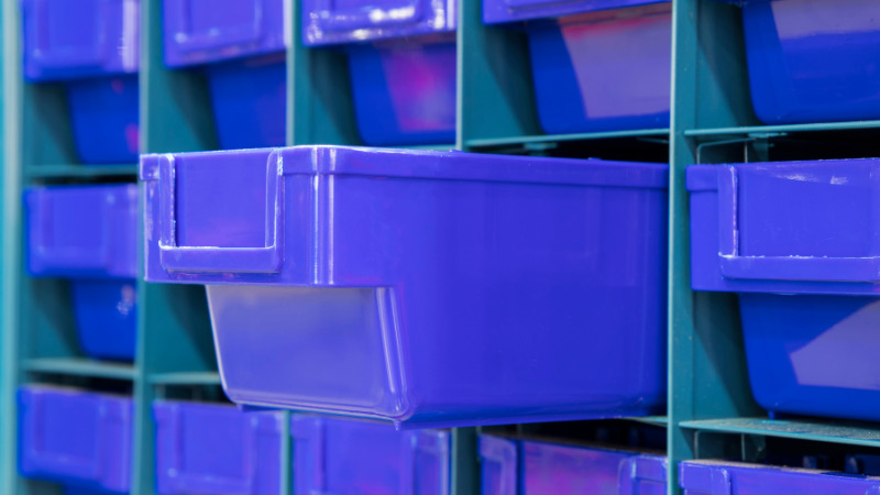 Organize seu estoque com as caixas plásticas organizadoras bin da CaixaPlast