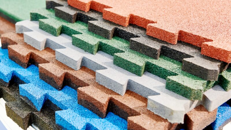 Piso plástico modular segurança e praticidade no trabalho