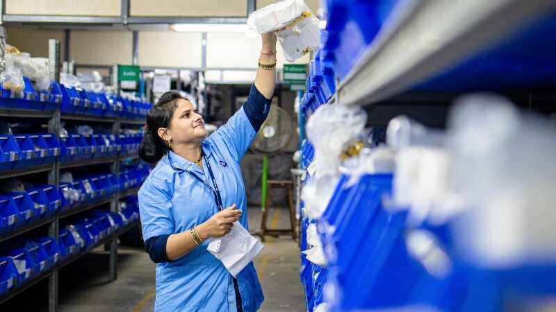 Organização logística como os gaveteiros bin facilitam o dia a dia no estoque